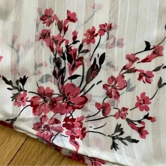 Lulus Tender Love White Floral Print Ruffled Sleeve Button-Up Blouse Size XS - Picture 8 of 12